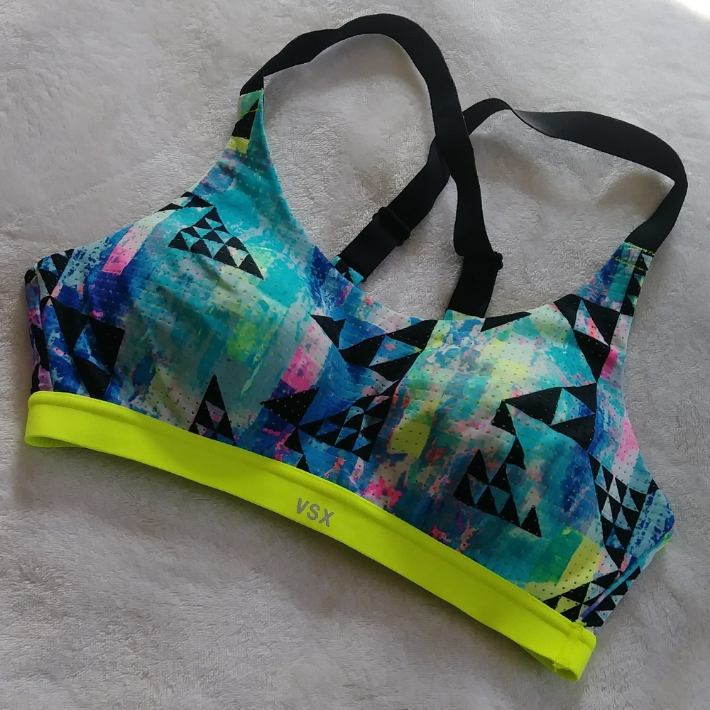 Victoria's secret sports bra NWOT